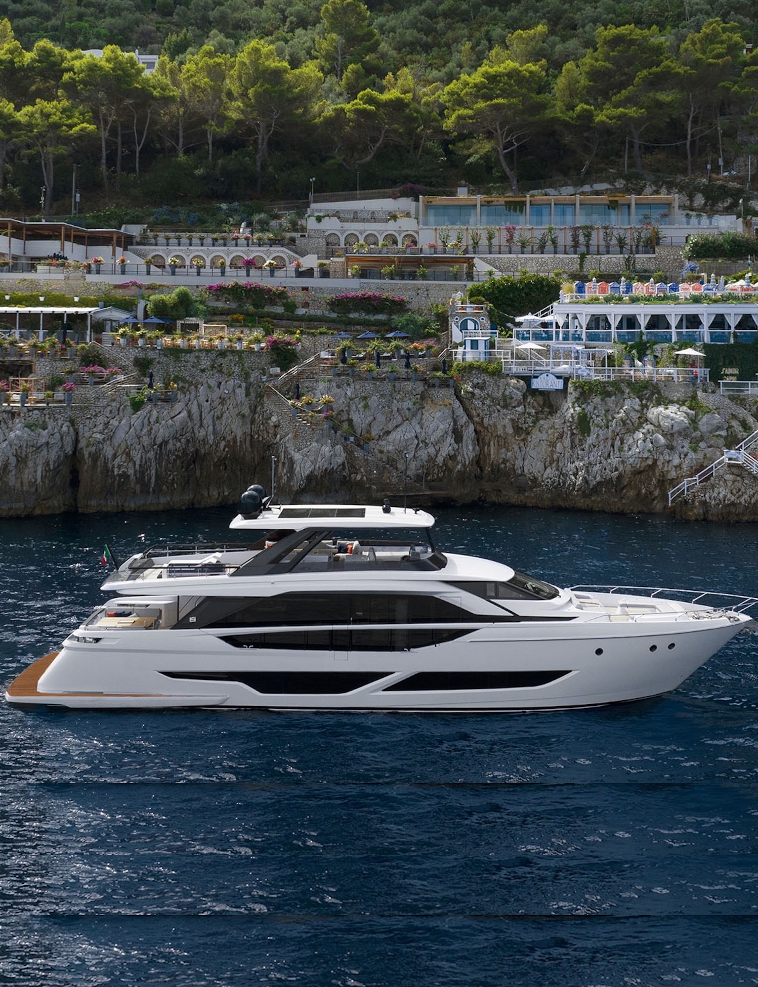 2025 Ferretti Yacht 860